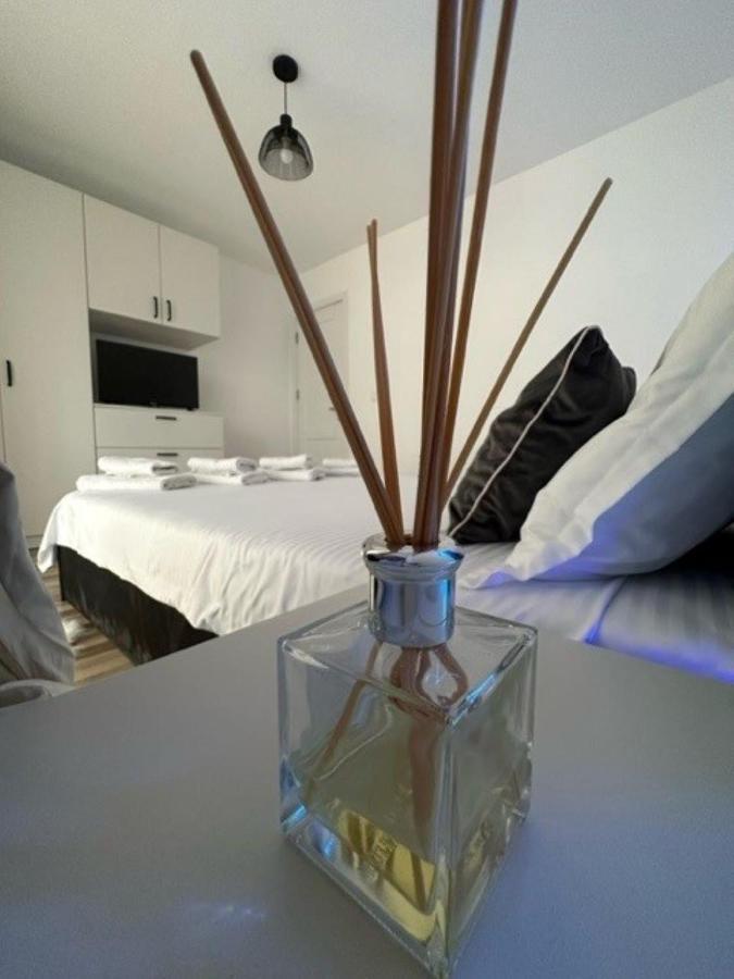 Apartamento Escape Lounge Craiova Exterior foto